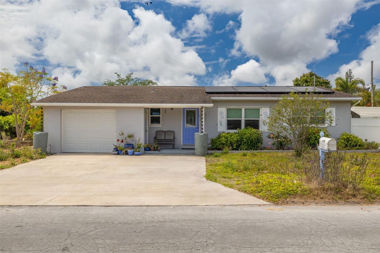 1099 52nd St., Gulfport, FL 33707