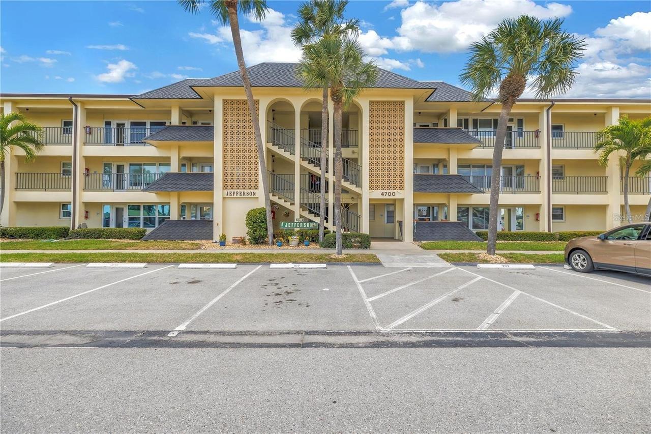 4700 Cove Cir. #107, St Petersburg, FL 33708