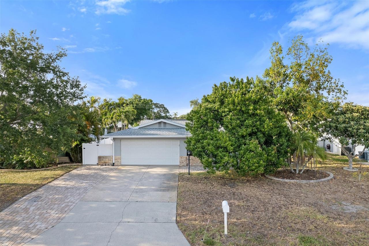 14233 102nd Ave., Largo, FL 33774
