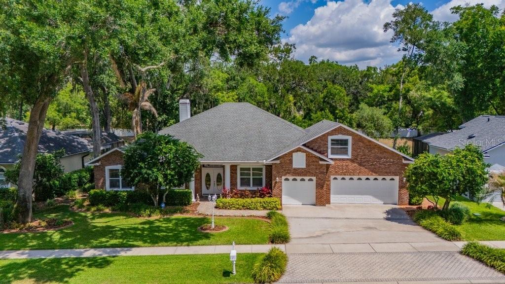 2221 Valrico Forest Dr., Valrico, FL 33594