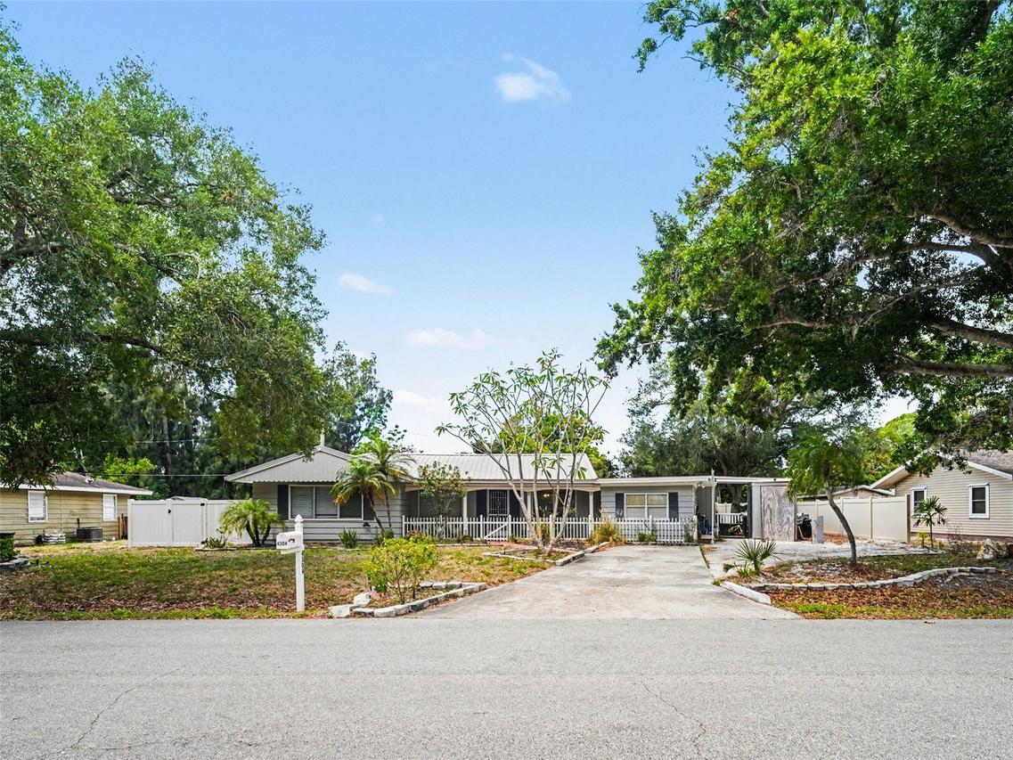 4304 Midland Rd., Sarasota, FL 34231