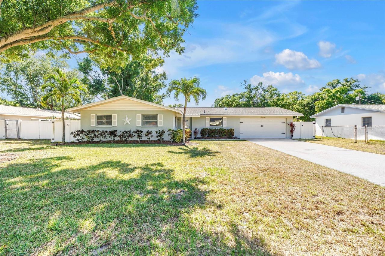 12096 Oak St., Largo, FL 33774