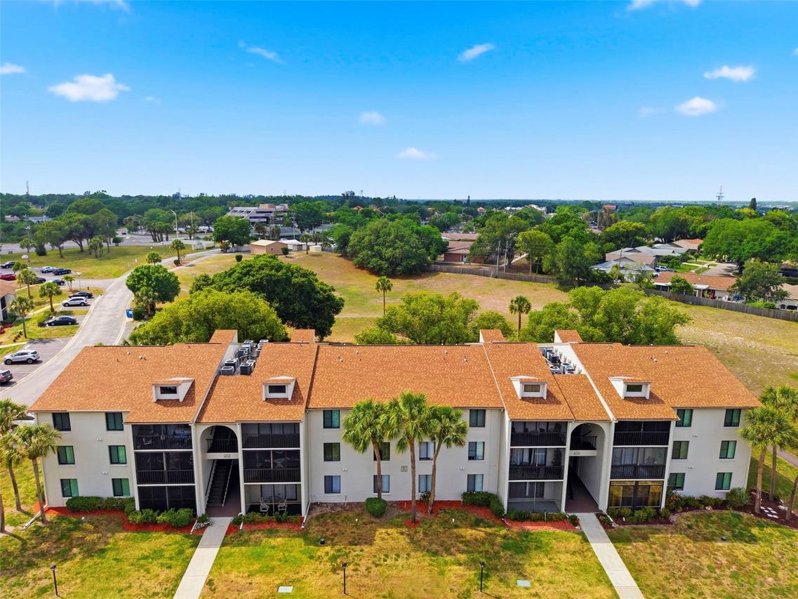 1871 Pine Ridge Way #B2, Palm Harbor, FL 34684