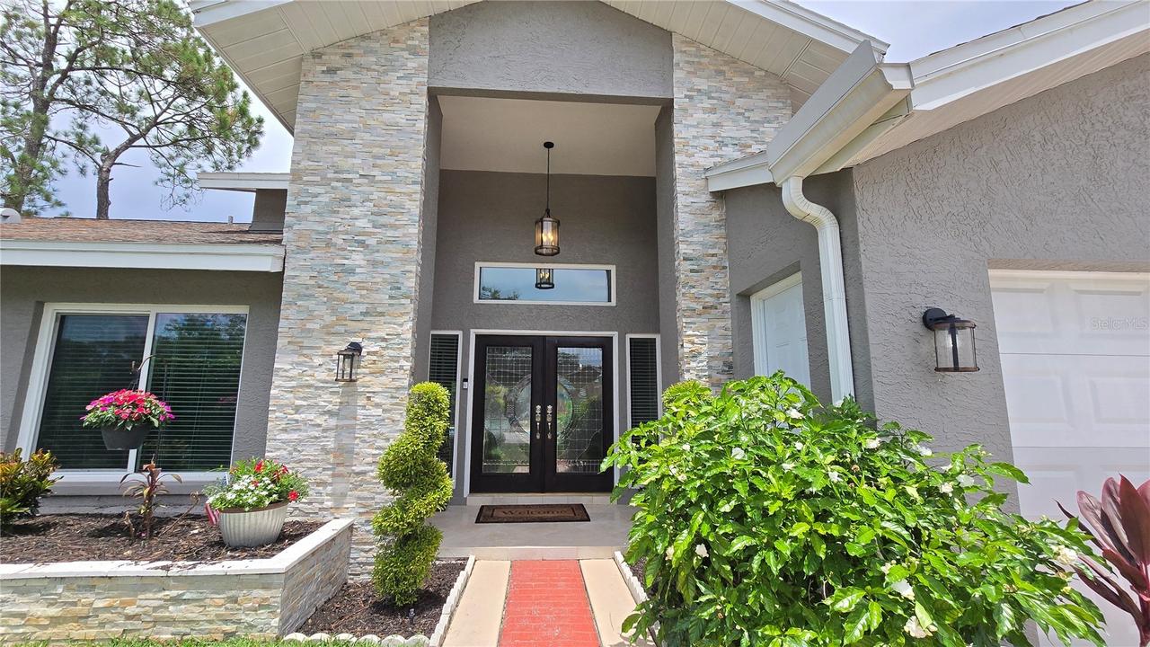 3297 Valemoor Dr., Palm Harbor, FL 34685
