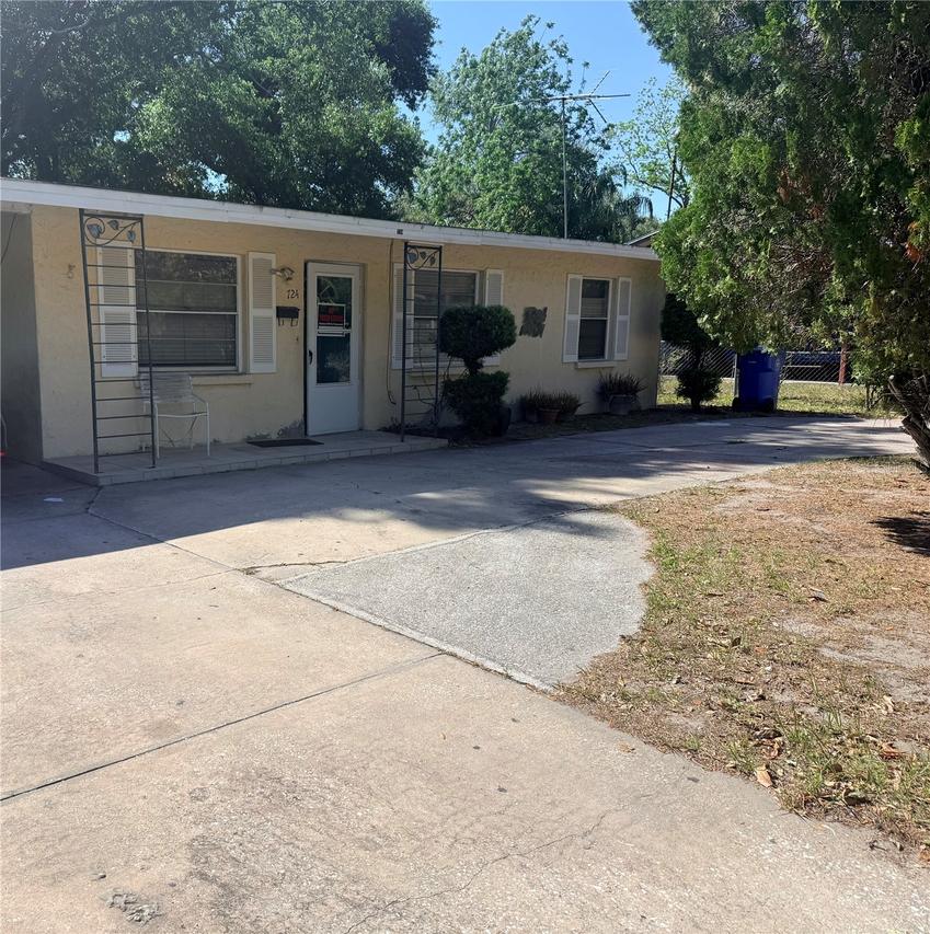 724 18th St., Bradenton, FL 34208