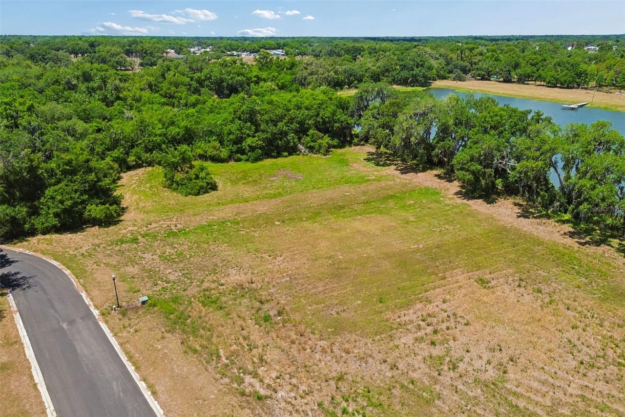 2827 Mystic Oaks Dr., Plant City, FL 33563