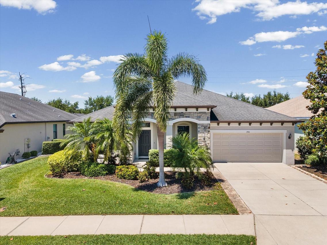 740 Rosemary Cir., Bradenton, FL 34212