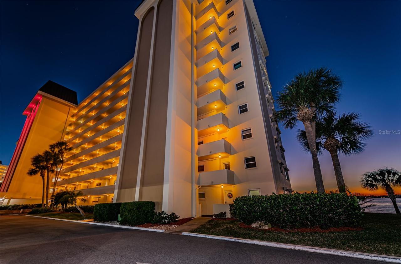 4750 Cove Cir. #303, St Petersburg, FL 33708