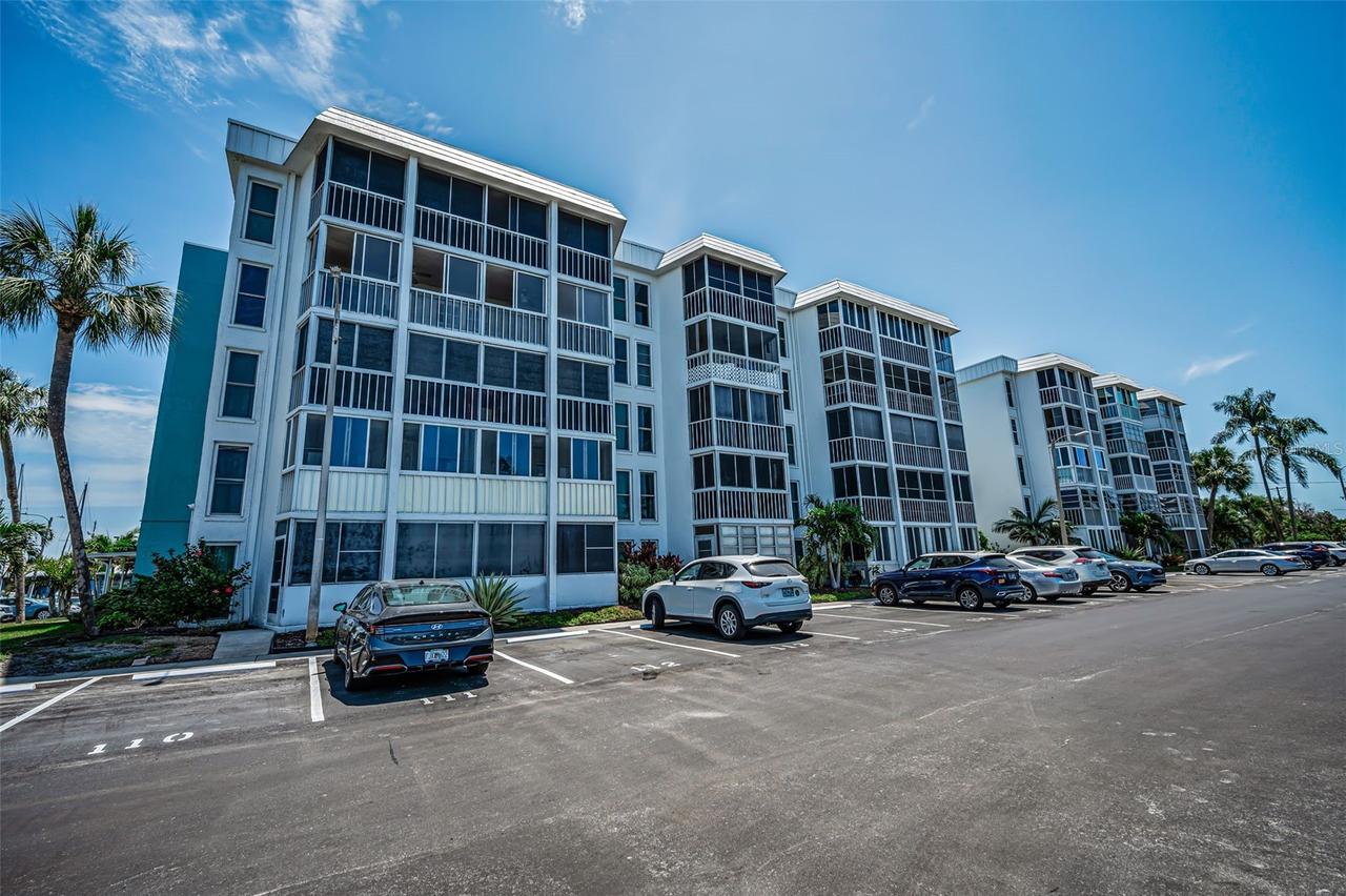 4908 38th Way #204, St Petersburg, FL 33711