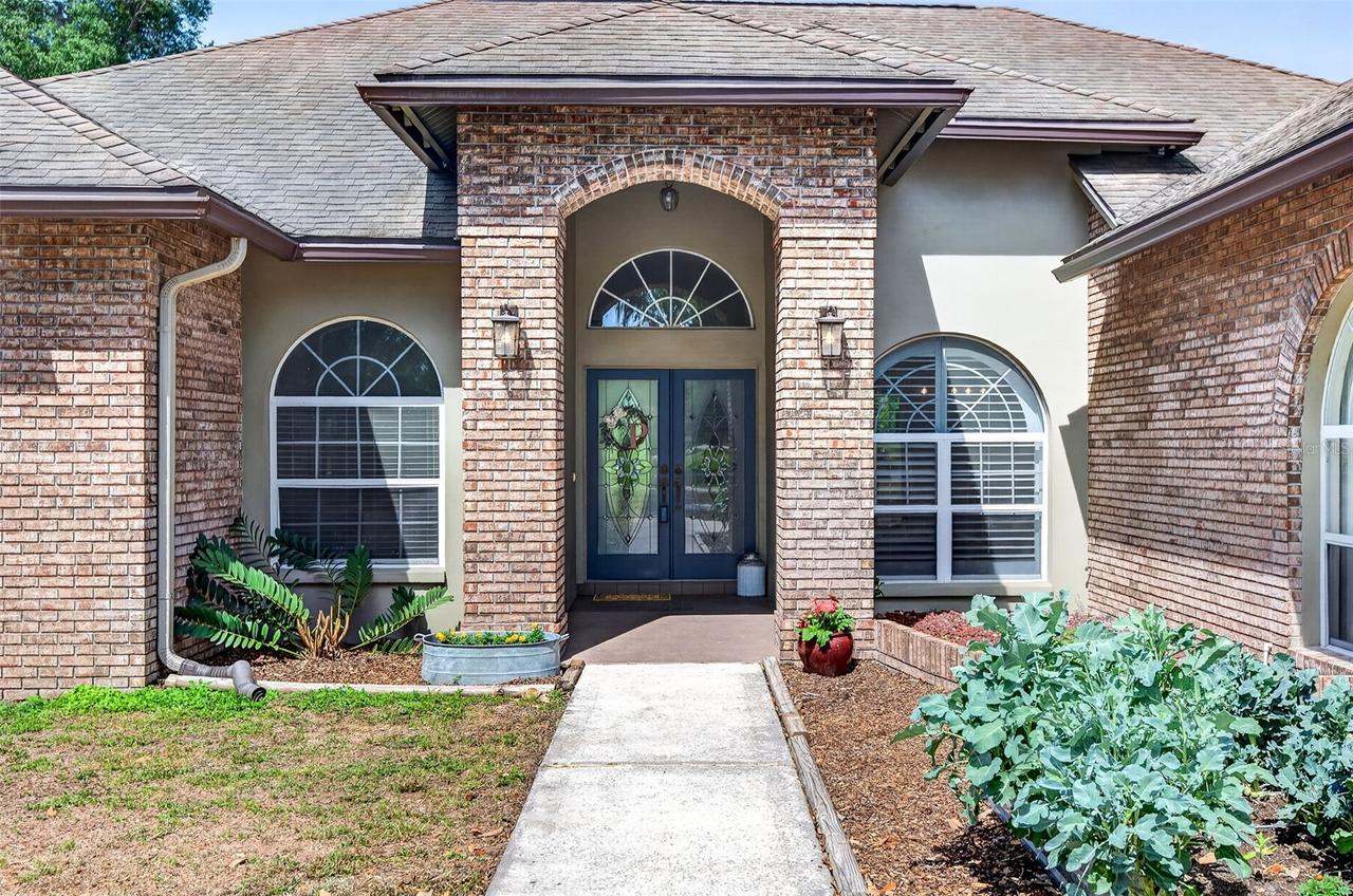2603 Cathedral Oaks Pl., Plant City, FL 33565