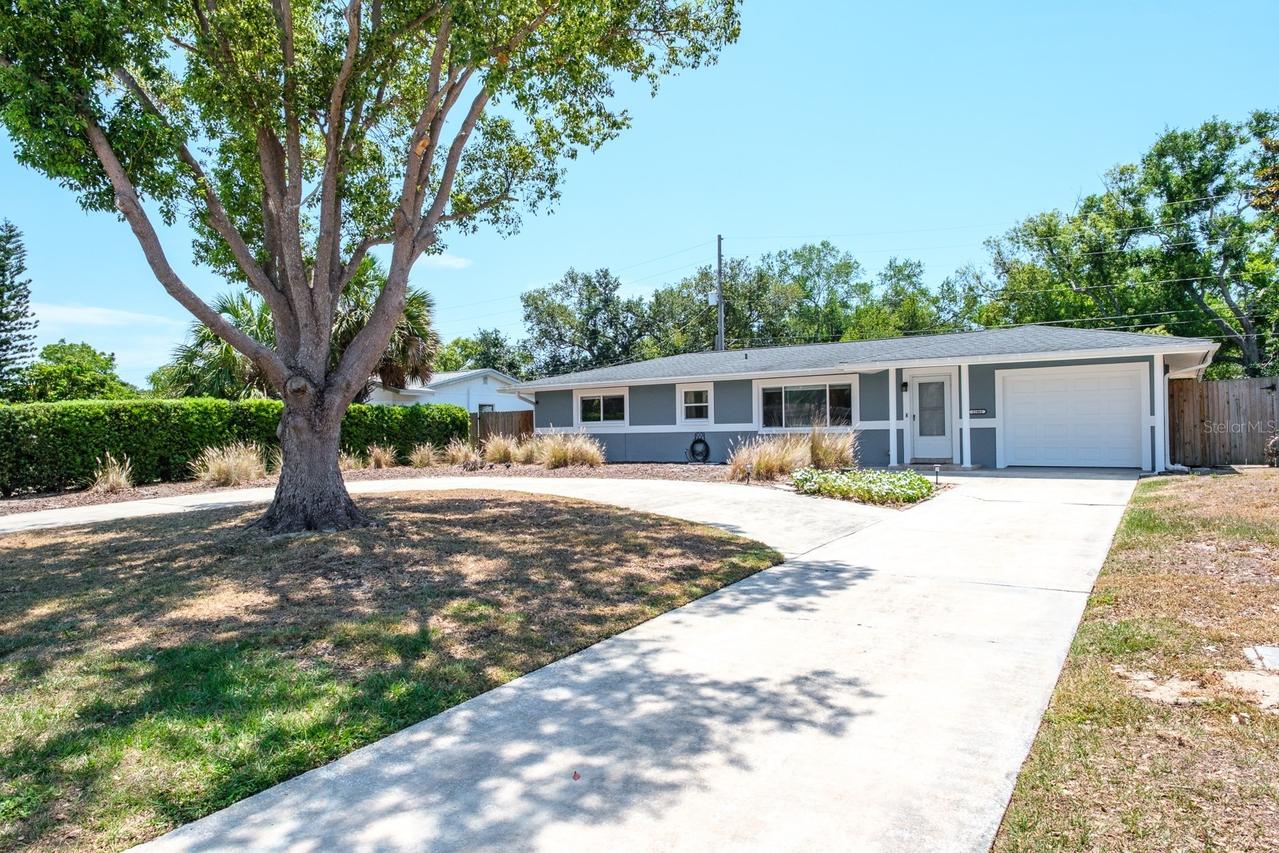 11662 75th Ave., Seminole, FL 33772