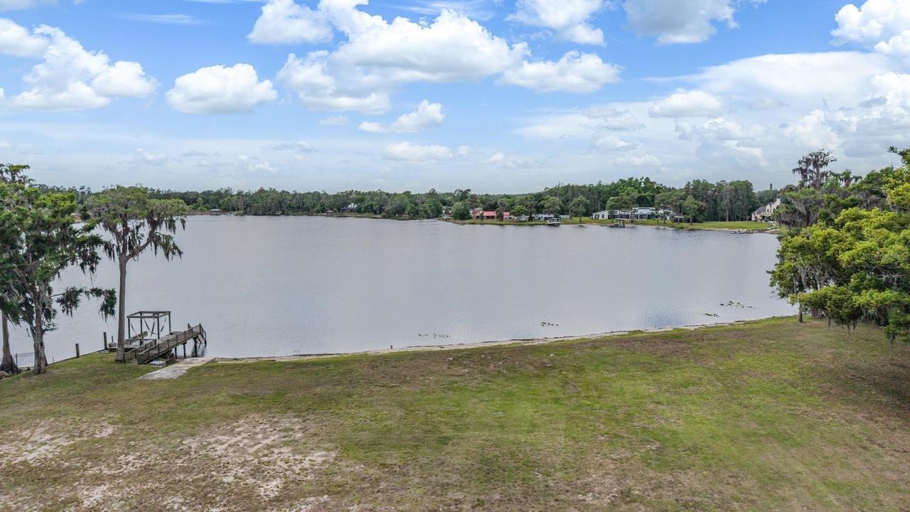 215 Lake Brant Dr., Lutz, FL 33548