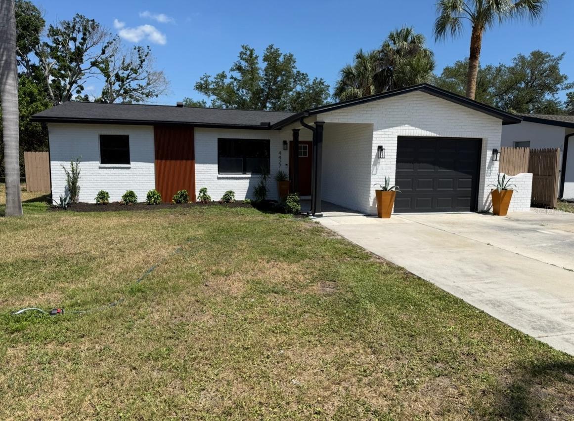 4427 Huntington St., St Petersburg, FL 33703