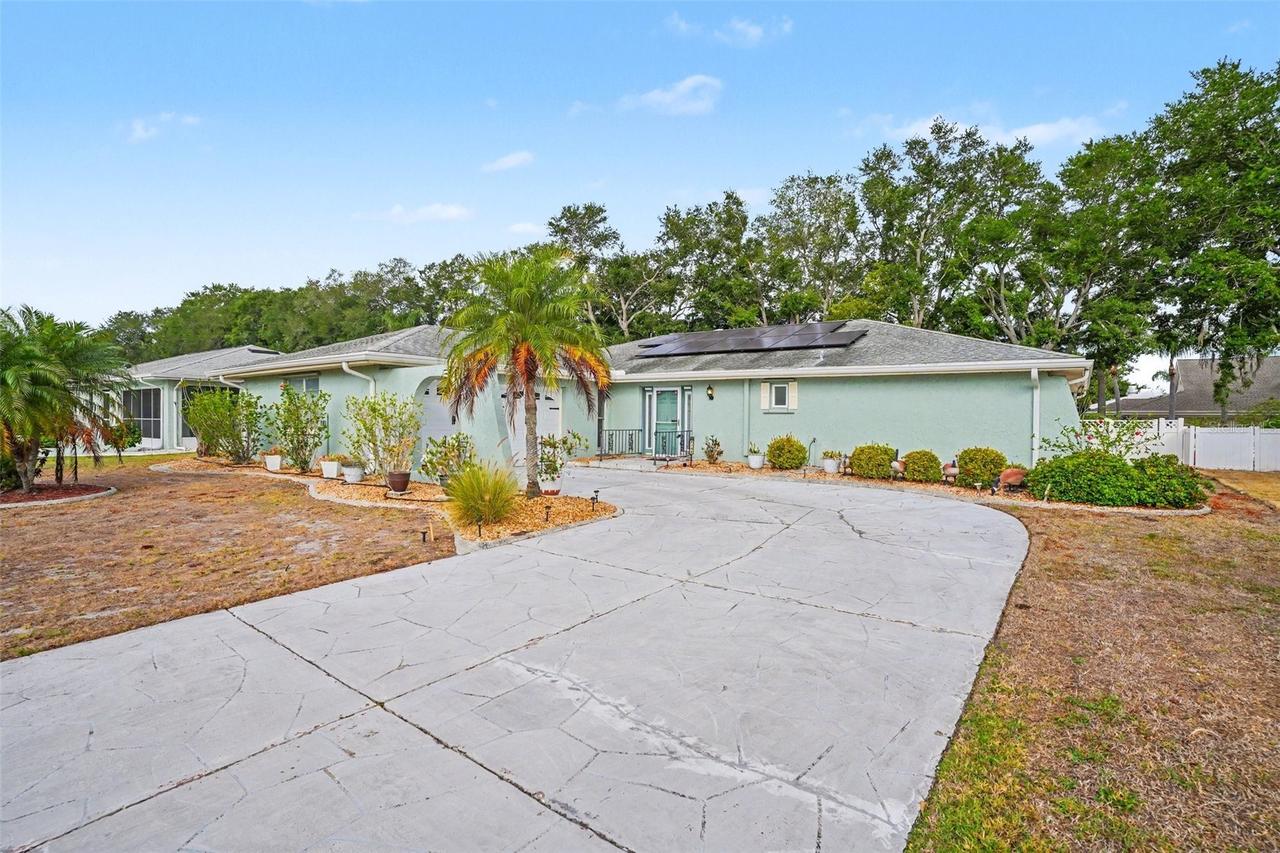 1703 New Bedford Dr., Sun City Center, FL 33573