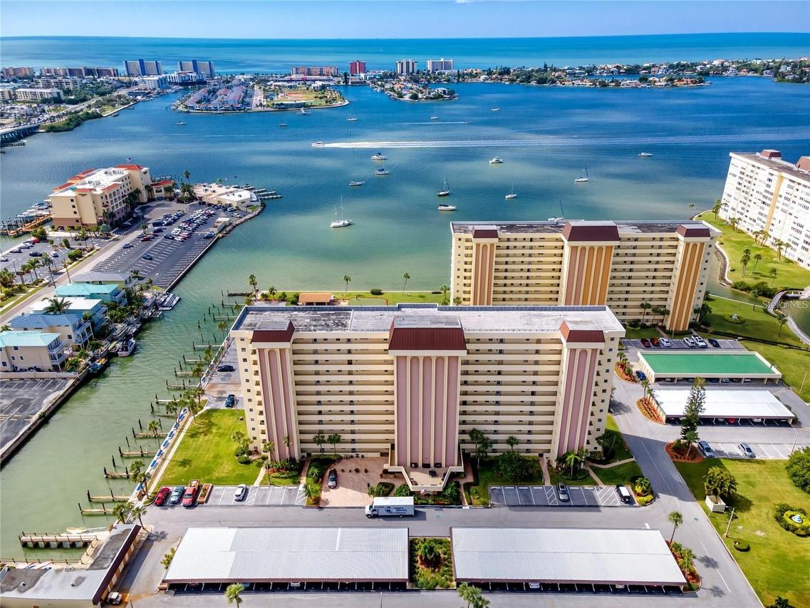4550 Cove Cir. #205, St Petersburg, FL 33708