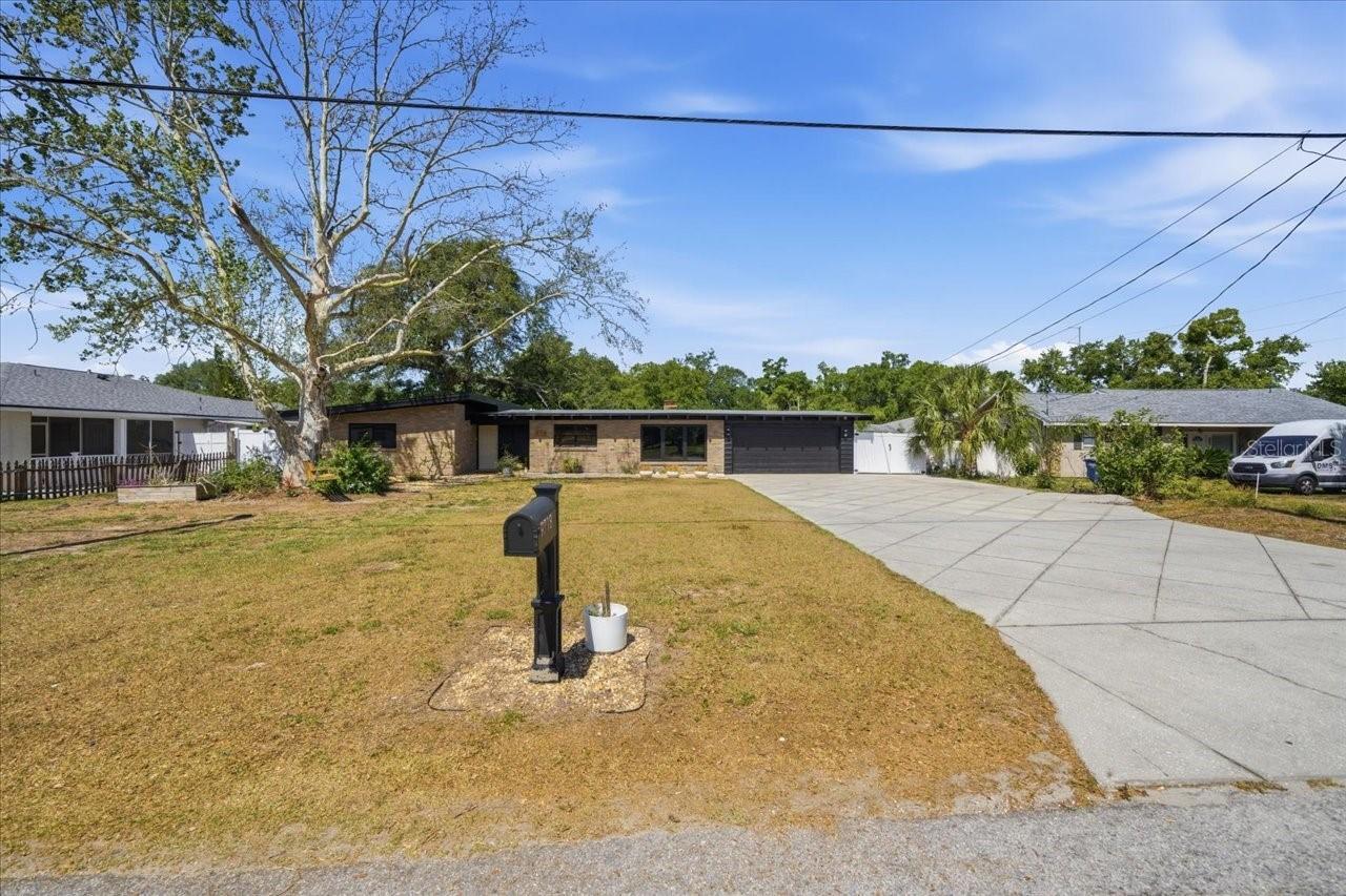 9718 N Oregon Ave., Tampa, FL 33612