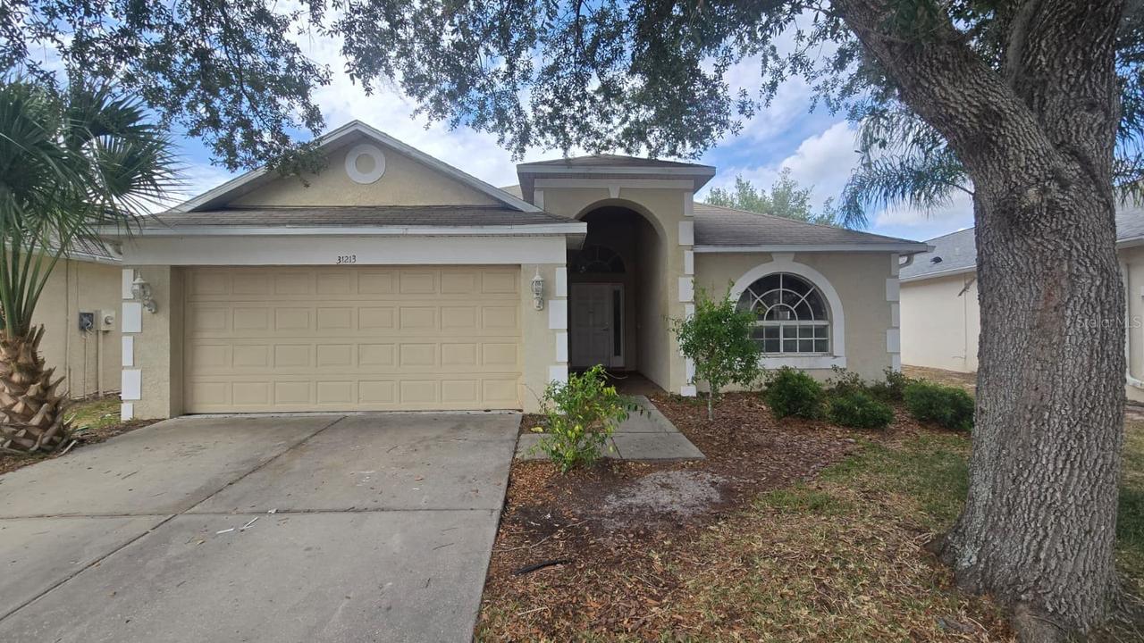 31213 Whinsenton Dr., Wesley Chapel, FL 33543