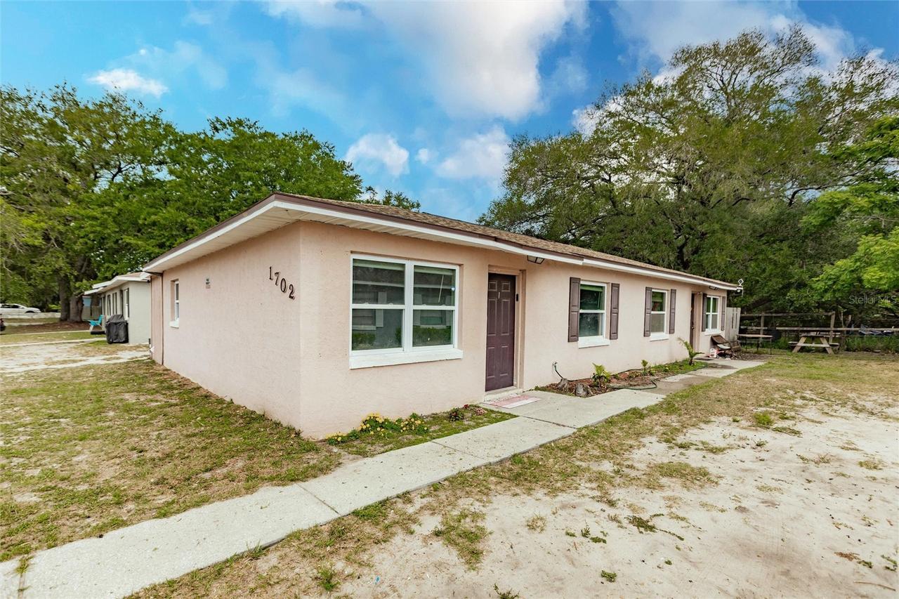 1702 Birchwood Cir. #A&B, Leesburg, FL 34748