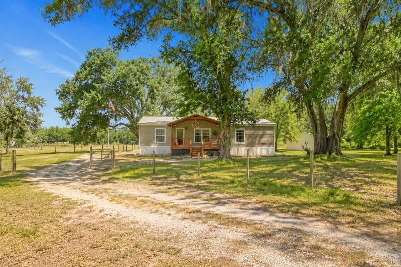 40949 Jerry Rd., Zephyrhills, FL 33540