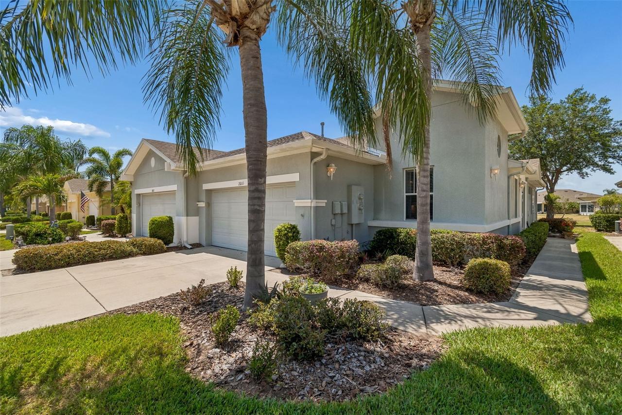 2011 Sifield Greens Way, Sun City Center, FL 33573
