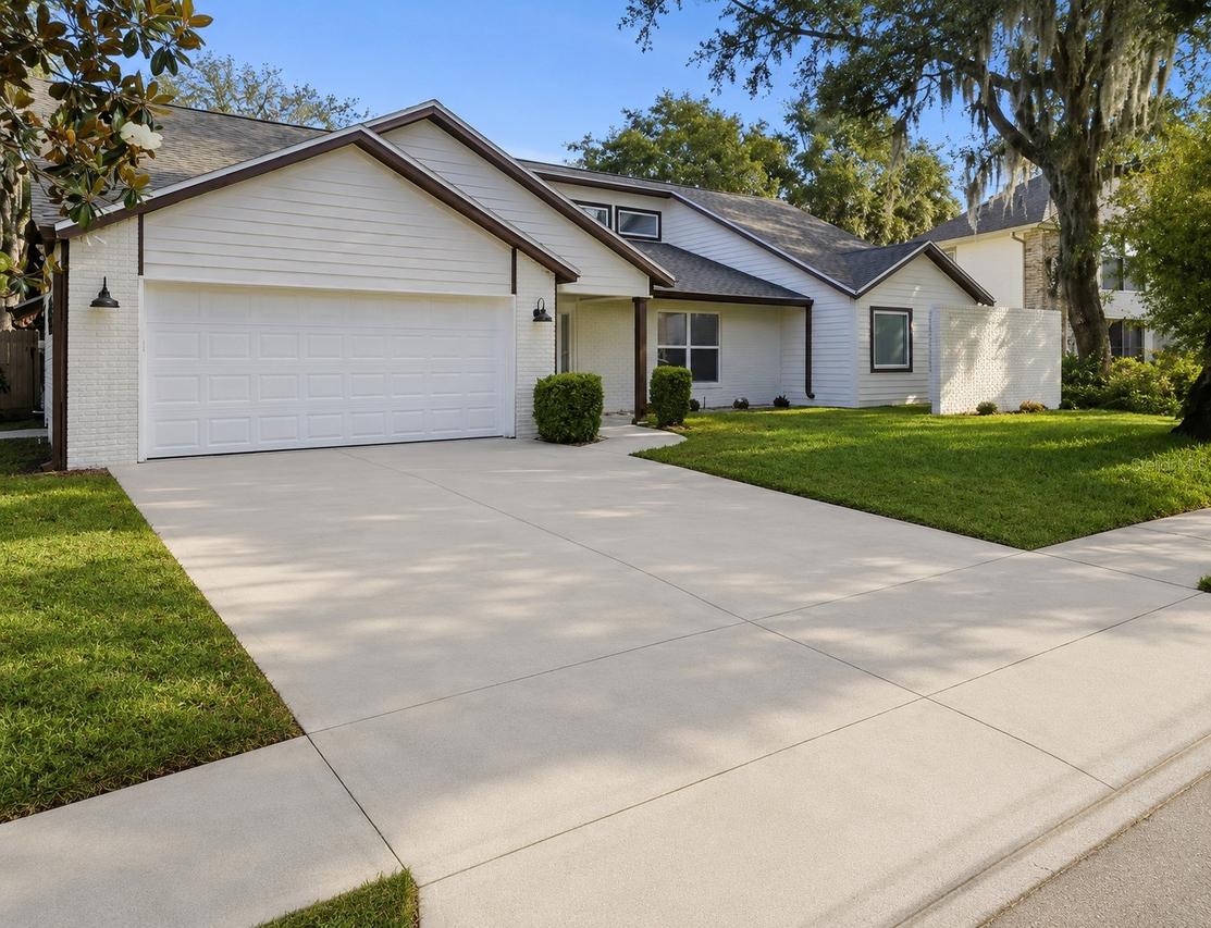 1204 Moondale Ct., Valrico, FL 33596