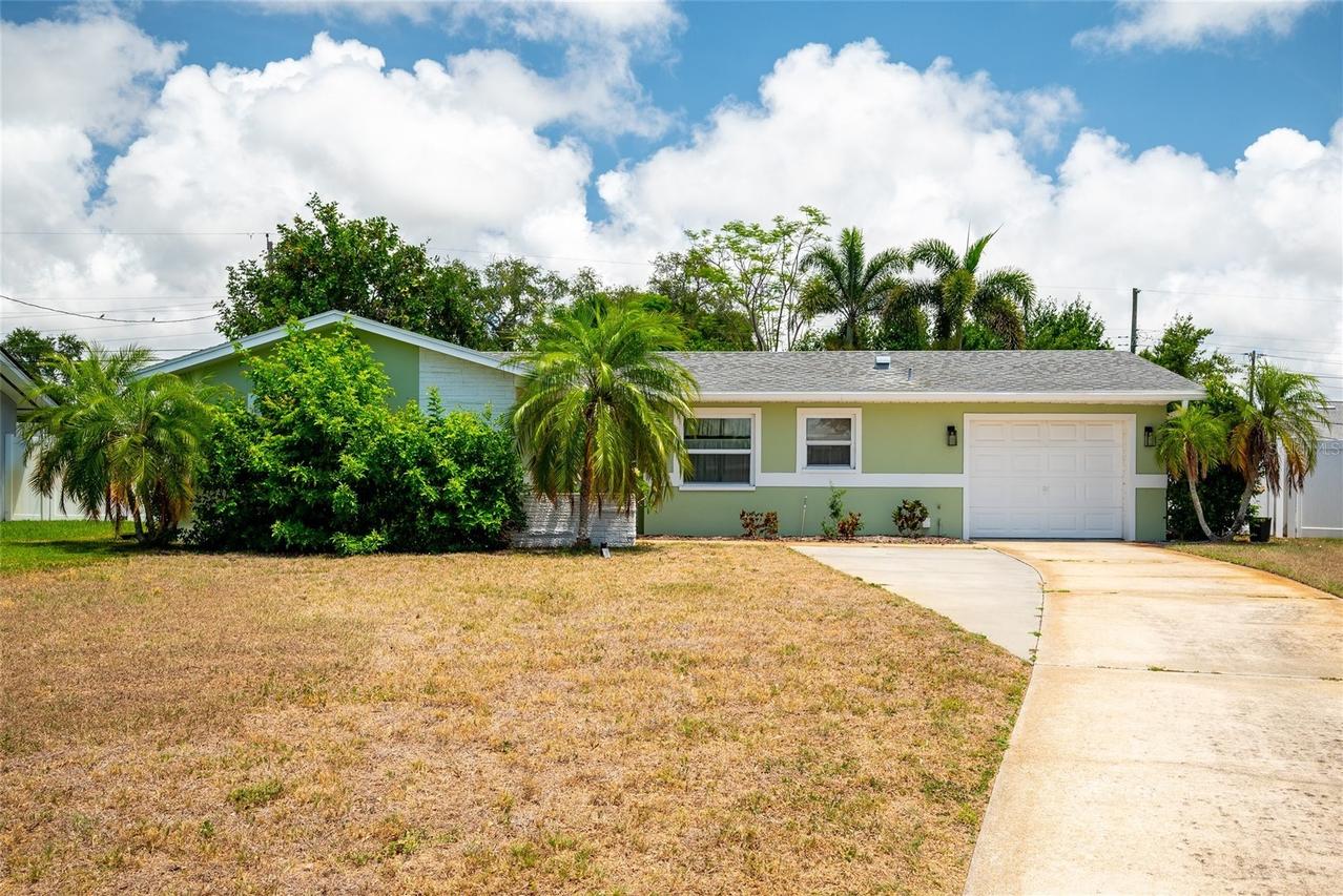 10297 Hetrick Cir., Largo, FL 33774