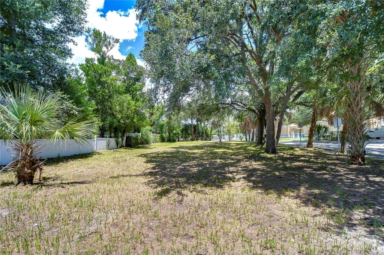1522 E 26th Ave., Tampa, FL 33605
