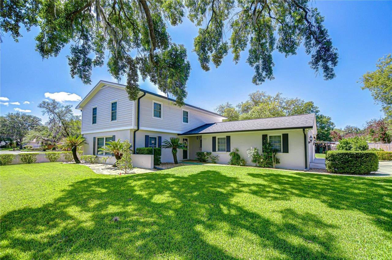 11912 Riverhills Dr., Tampa, FL 33617