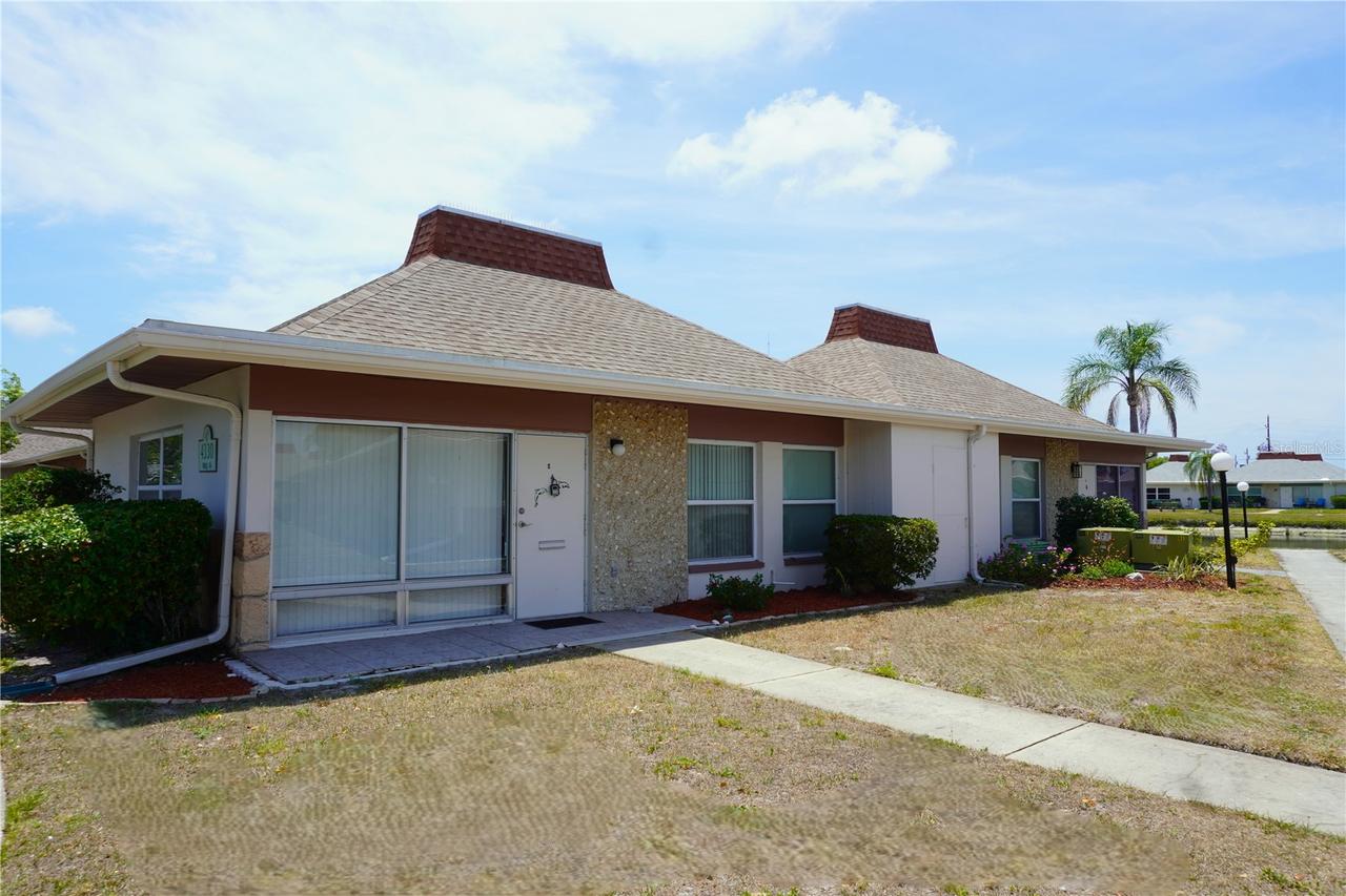 4330 Tahitian Gardens Cir. #E, Holiday, FL 34691