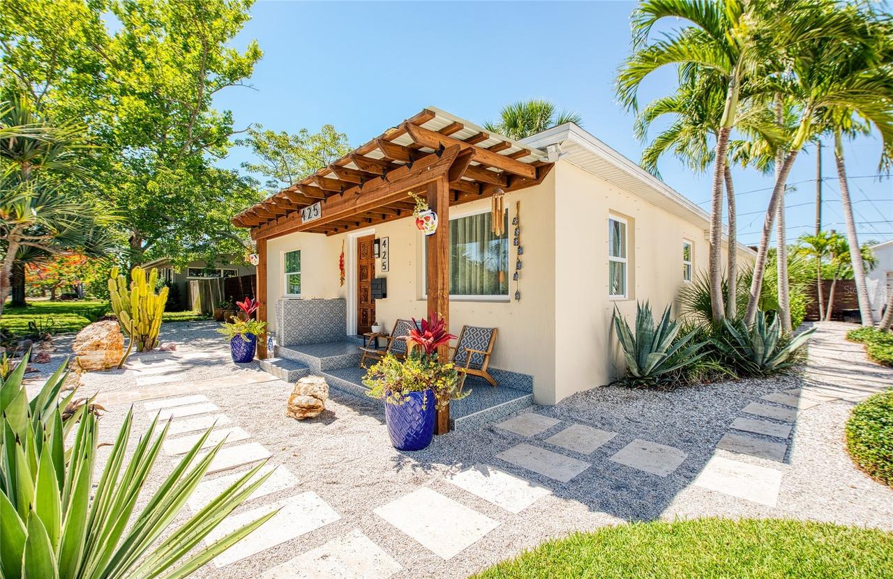 425 46th Ave., St Petersburg, FL 33705