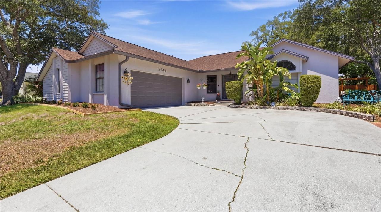 2519 Wood Oak Dr., Sarasota, FL 34232