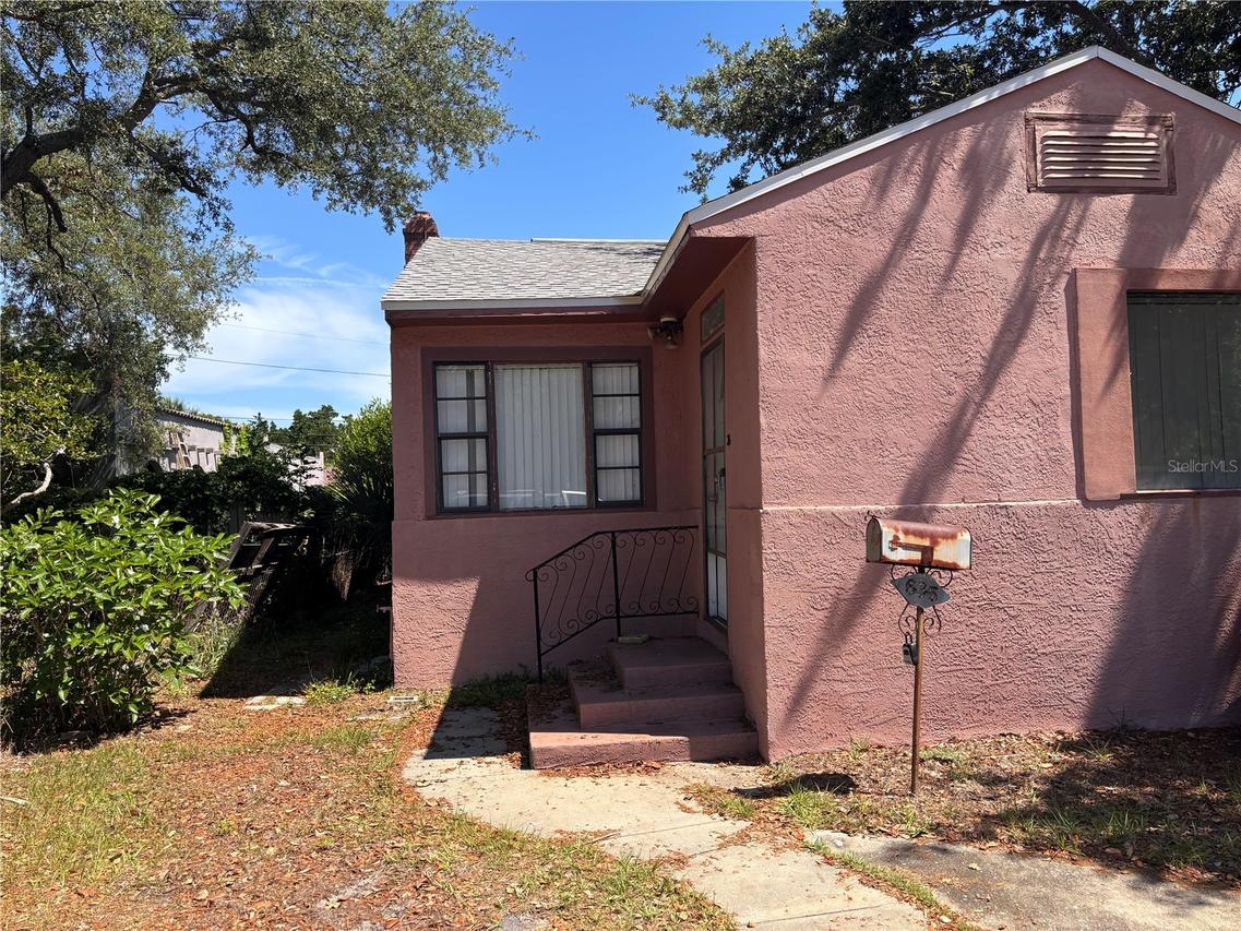635 30th Ave., St Petersburg, FL 33705