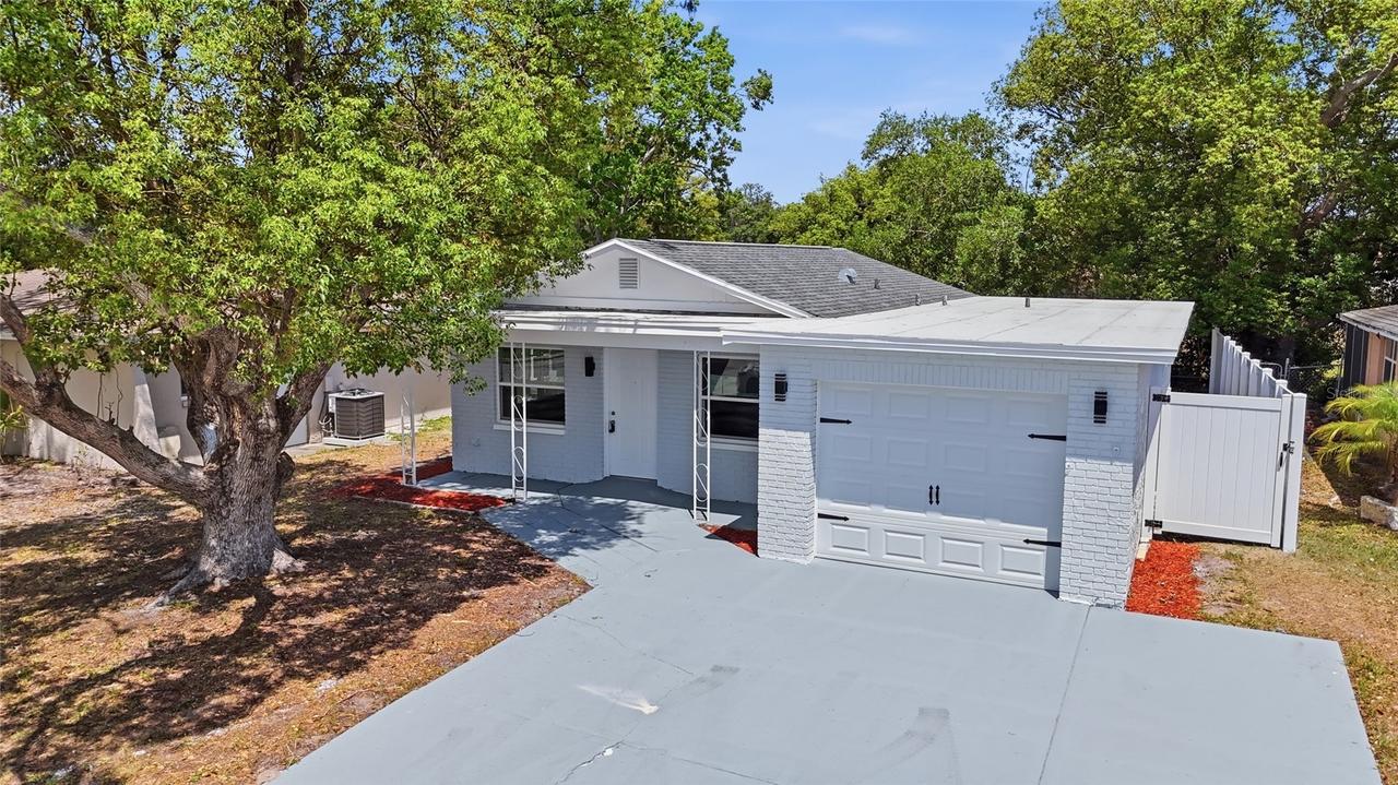 3042 Bahia Ave., Holiday, FL 34690
