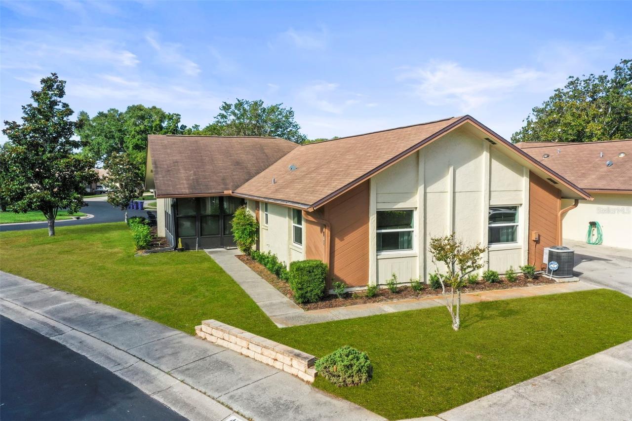 400 Stirling Ter., Dunedin, FL 34698
