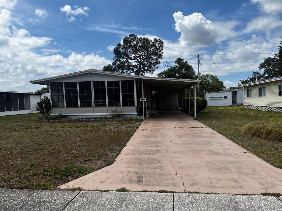 192 Philadelphia Blvd. #9, Palm Harbor, FL 34684