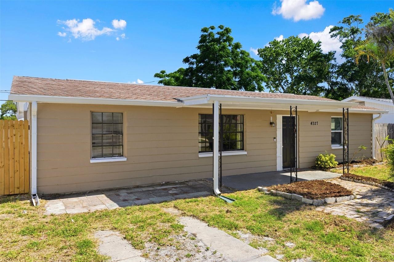 4327 Beacon Square Dr., Holiday, FL 34691
