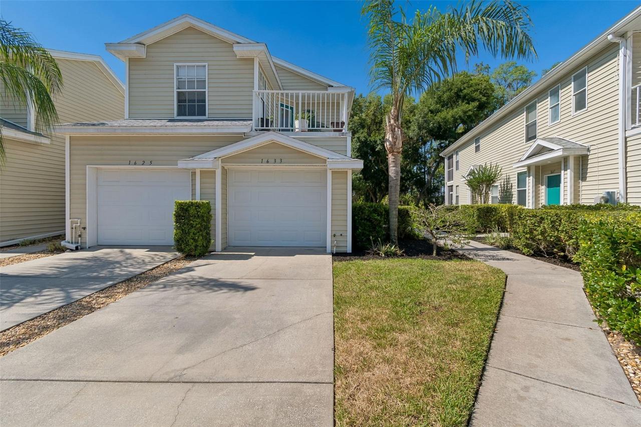 1633 Hammocks Ave., Lutz, FL 33549