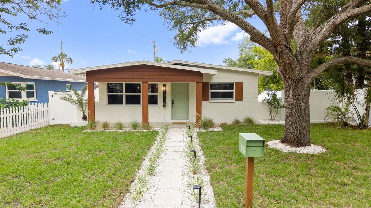 7042 Dartmouth Ave., St Petersburg, FL 33710