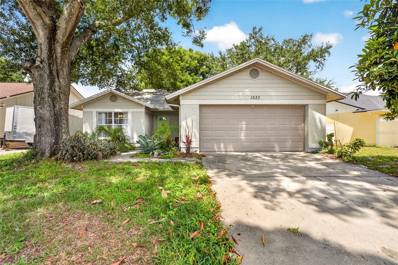 1533 Gunsmith Dr., Lutz, FL 33559