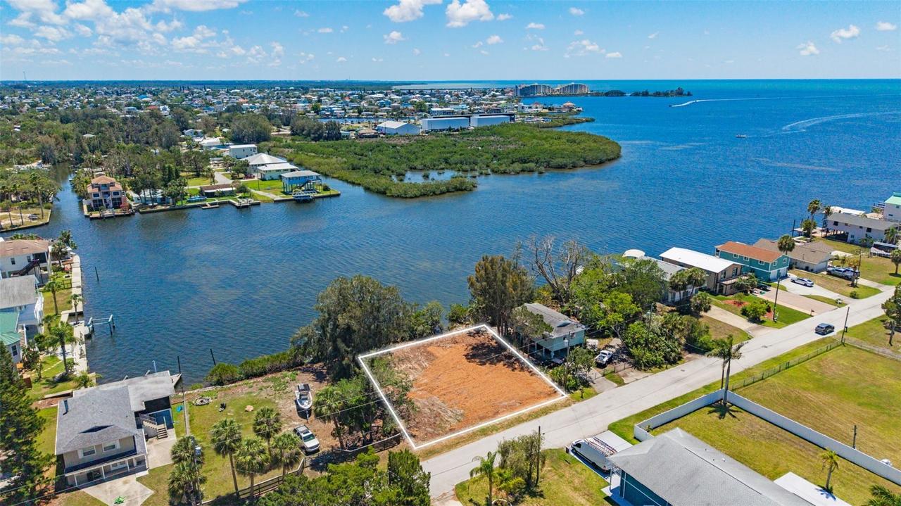 6646 Seaview Blvd., Hudson, FL 34667