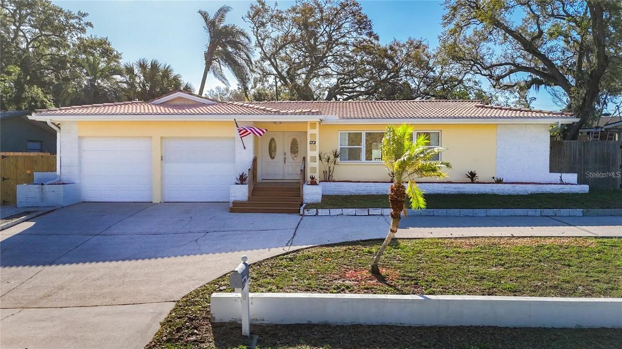 1201 Kapok Kove Cir., Clearwater, FL 33759