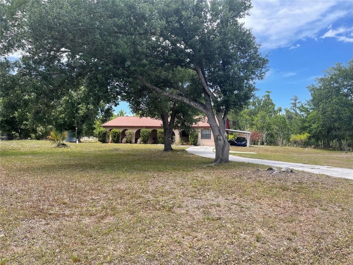 17449 Eagle Ln., Lutz, FL 33558