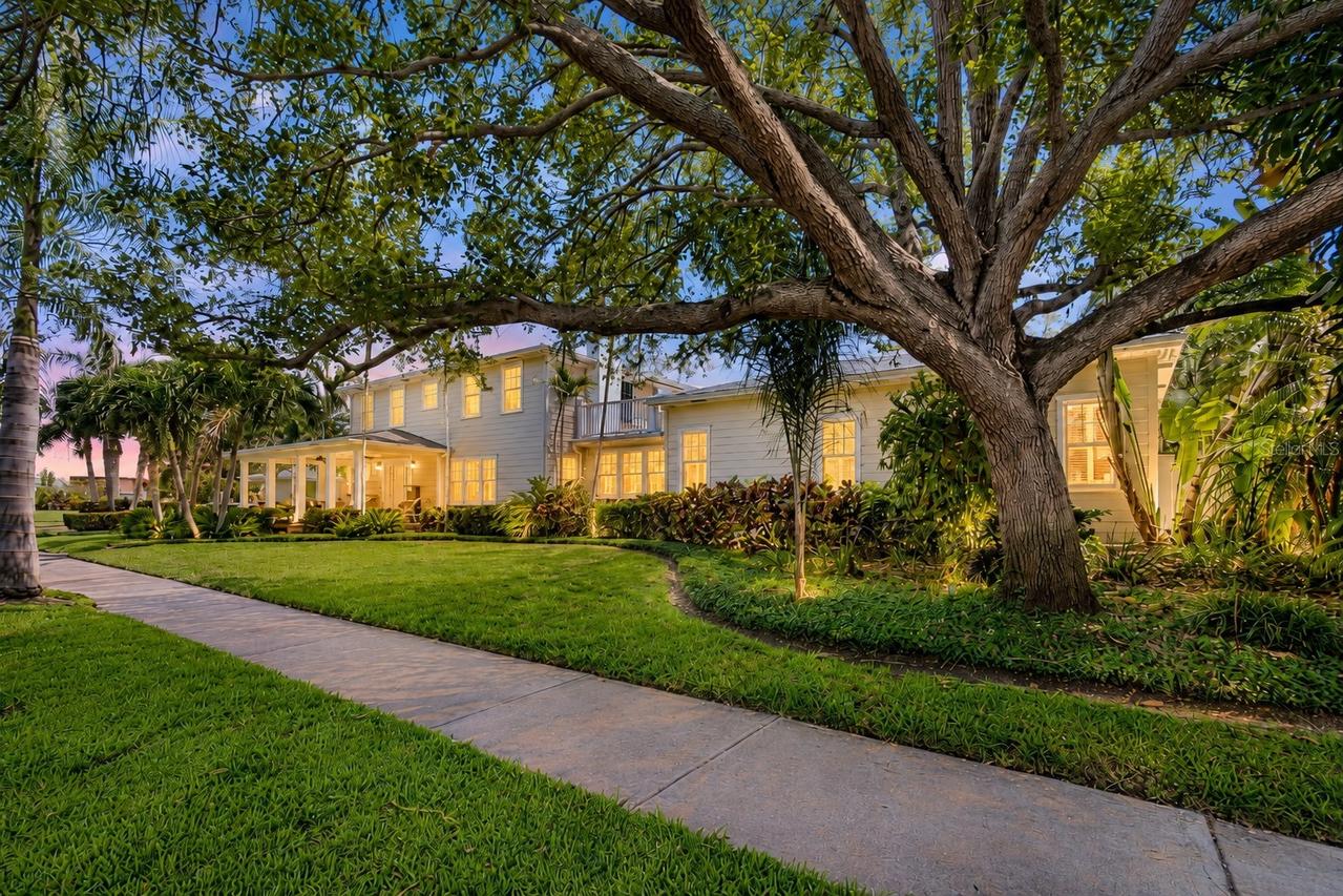556 21st Ave., St Petersburg, FL 33704