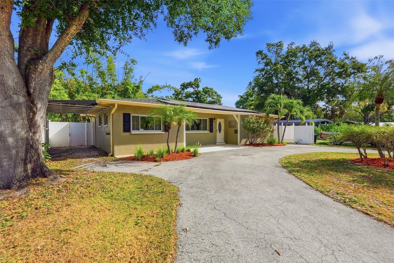 5654 Kiwanis Pl., St Petersburg, FL 33703