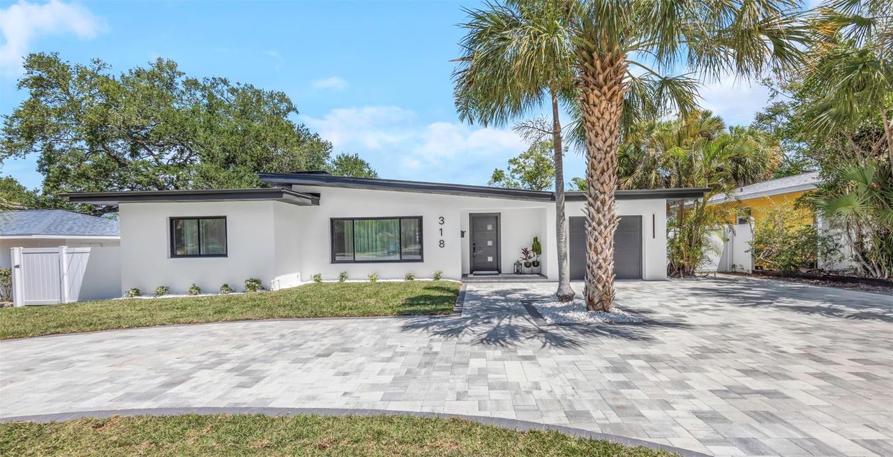 318 Mehlenbacher Rd., Belleair, FL 33756