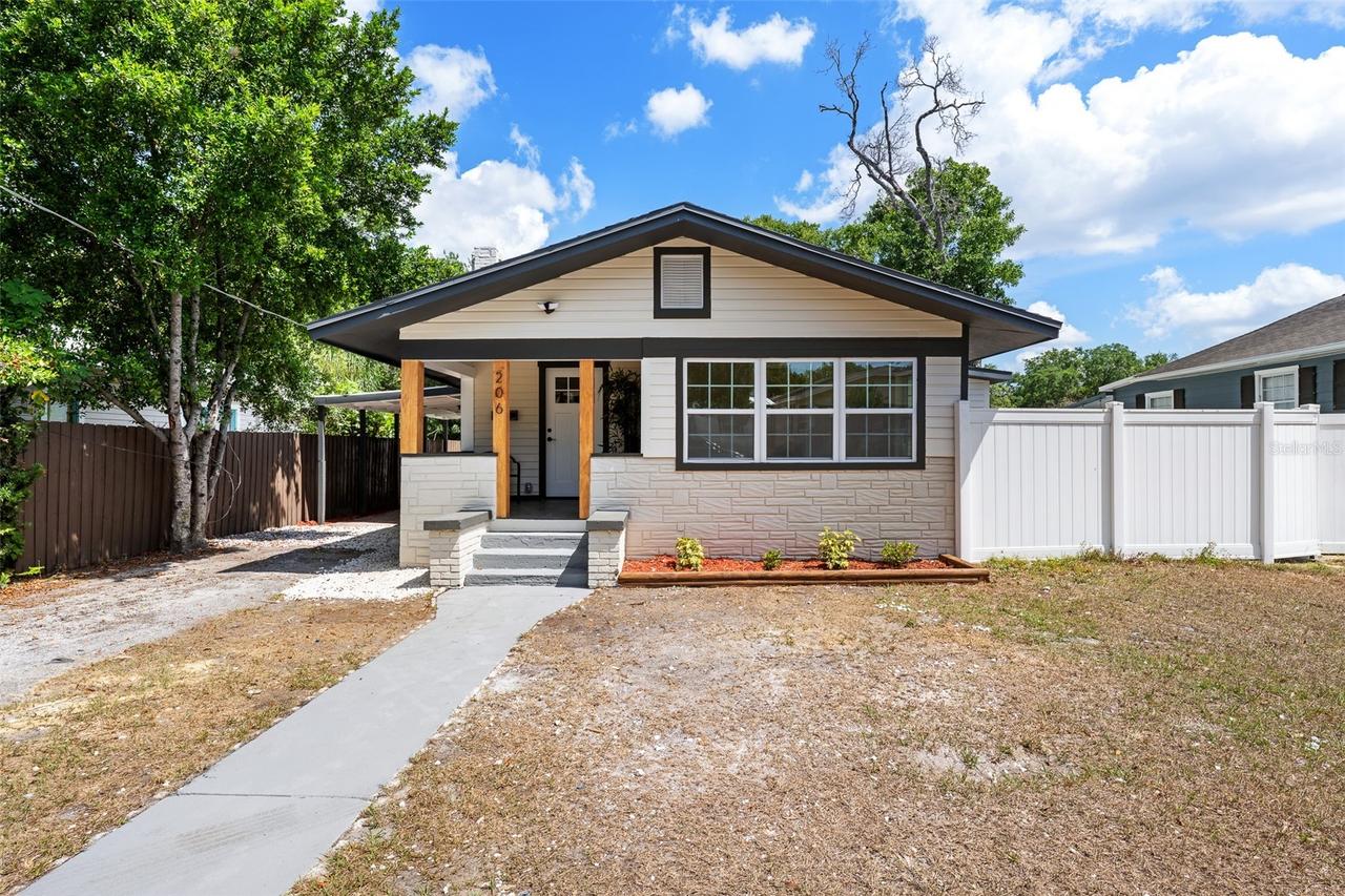 206 E North St., Tampa, FL 33604