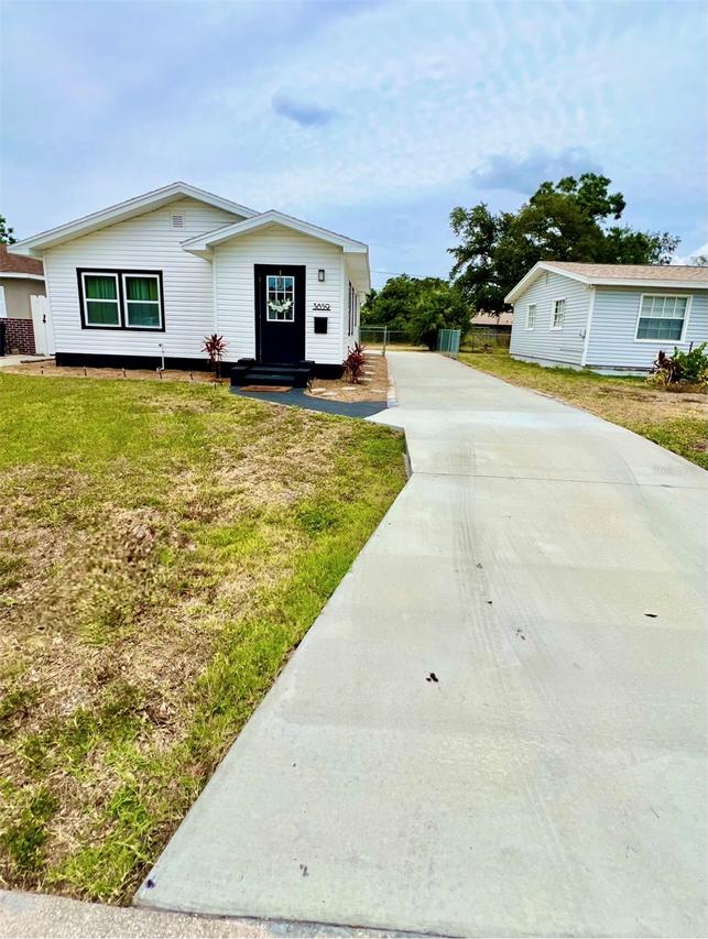 3859 9th Ave., St Petersburg, FL 33711