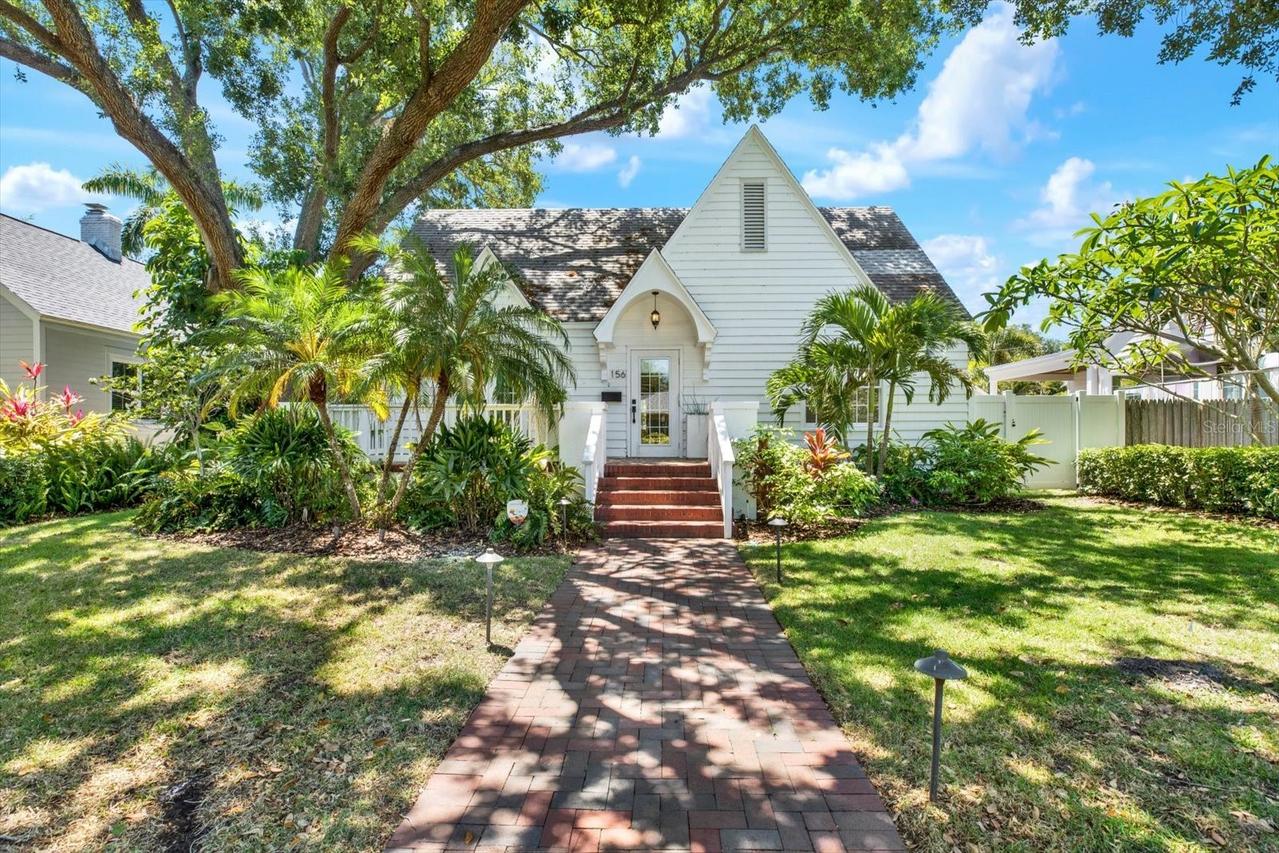 156 21st Ave., St Petersburg, FL 33704