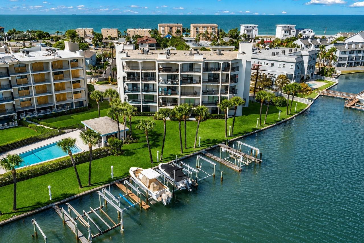9825 Harrell Ave. #404, Treasure Island, FL 33706