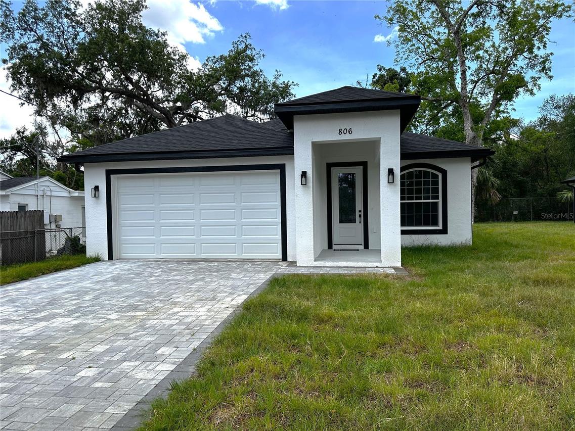 806 W Lowry Ln., Tampa, FL 33604